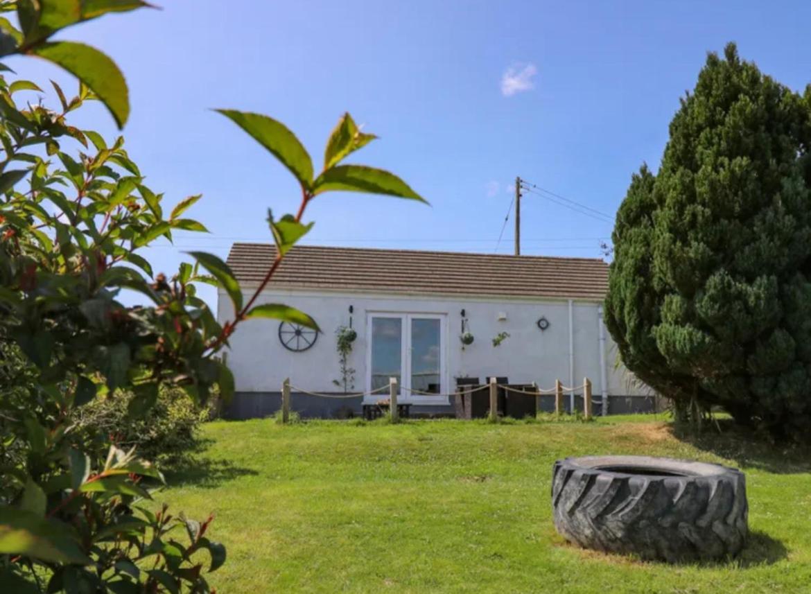 1 Bedroom Holiday Let In The Heart Of West Wales Carmarthen Exterior foto